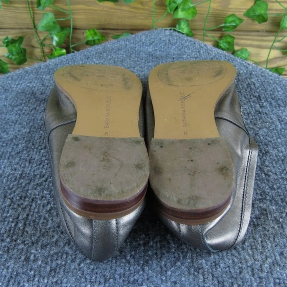 Banana Republic Women's  Loafer Pewter Leather Sz‎ 8 Medium Gently Used 2025